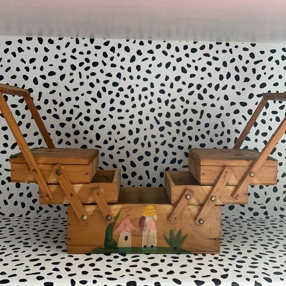 Vintage Handbags - •VINTAGE HAND PAINTED SEWING KNITTING JEWELERS NOTIONS BOX•